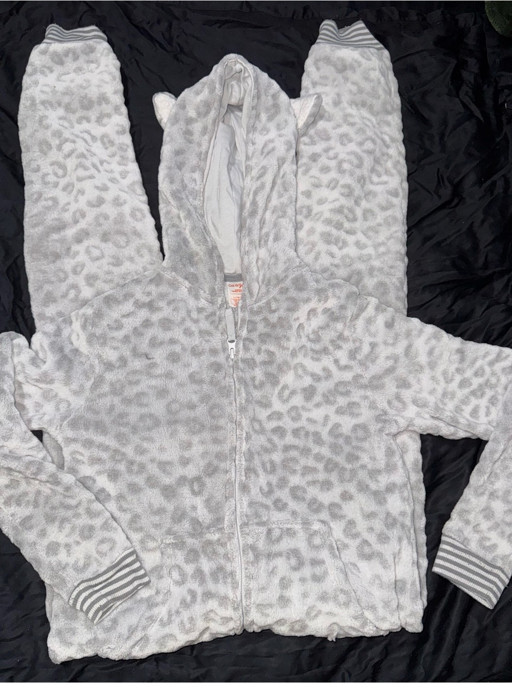 Girl’s Sleepwear Animal Print Onesie - size L (10/12)